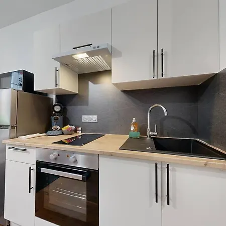 Hiver Magnifique 2 Pieces Rdc Proche Centre-ville ランス